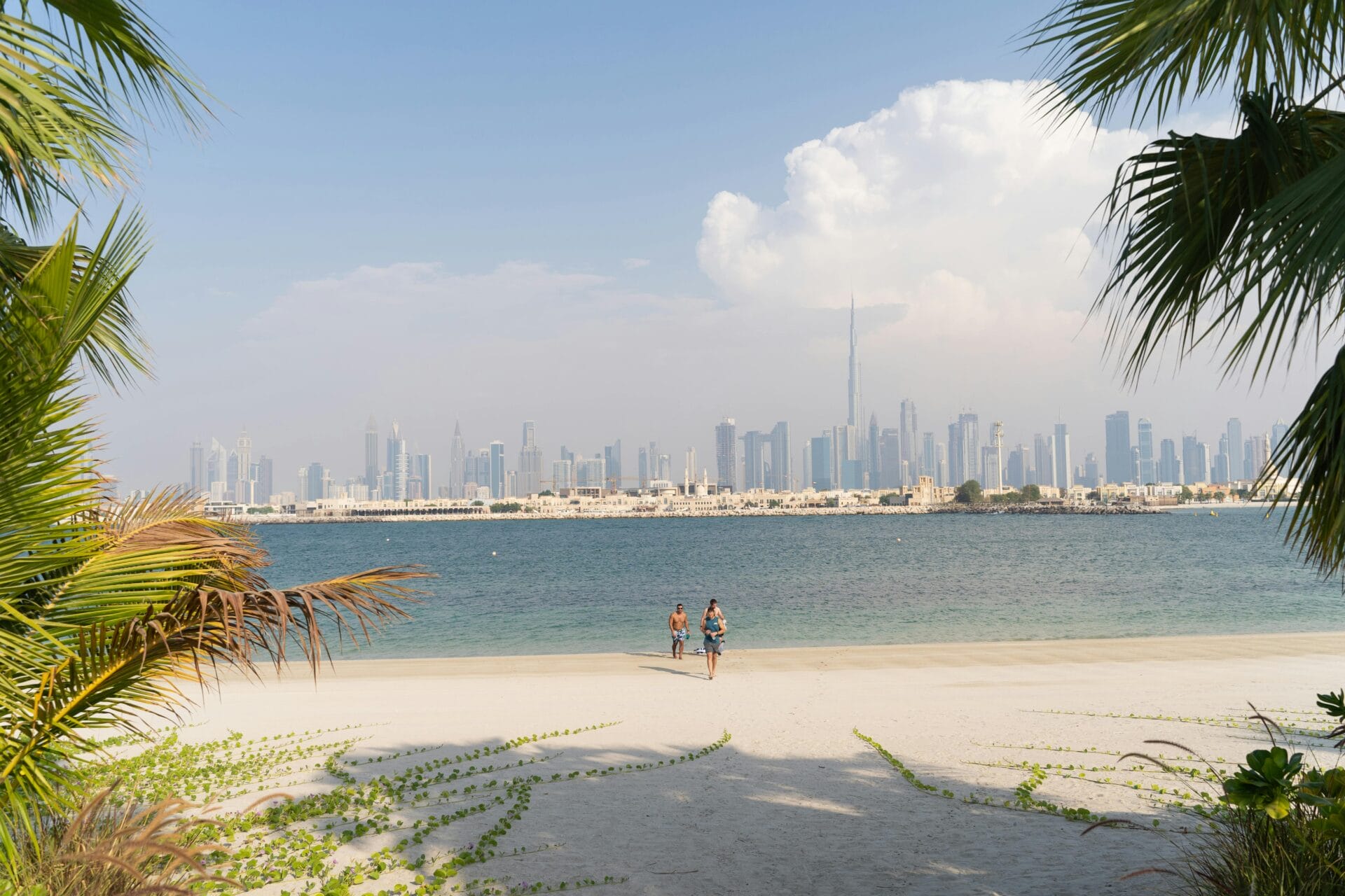 Exploring Dubai’s vibrant skyline and cultural attractions for expatriates and beaches
